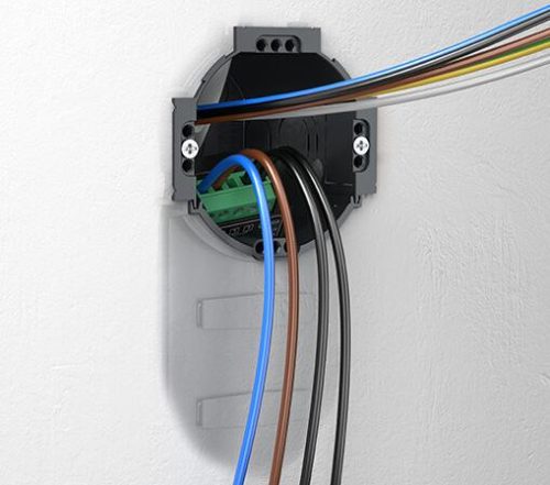 Kaiser 1068-05 UP1 Elektronik 60-as sorolható süllyesztett MÜDS szerelvénydoboz zsebbel +2 db szerelvényrögzítő csavarral