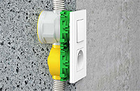 Kaiser 1255-40 1-es sorolható kerek szerelvénydoboz helyszínen öntött beton oldalfalazatba