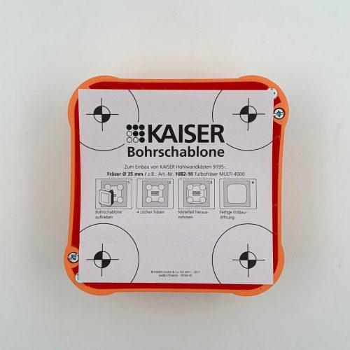 Kaiser 9195-91 négyzetes perforált gipszkarton elágazó doboz / kötődoboz fedéllel és sablonnal - méret: 105×105×53 mm