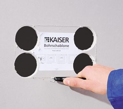 Kaiser 9195-91 négyzetes perforált gipszkarton elágazó doboz / kötődoboz fedéllel és sablonnal - méret: 105×105×53 mm