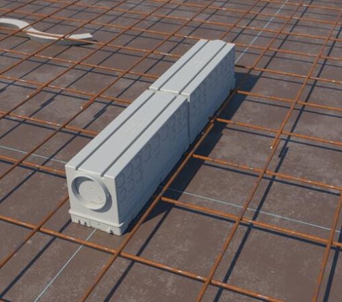 Kaiser 9914.10 1-es 326×104×118 mm nagyméretű sorolható központi leágazó födémsáv / kötődoboz beton falazatba és mennyezetbe