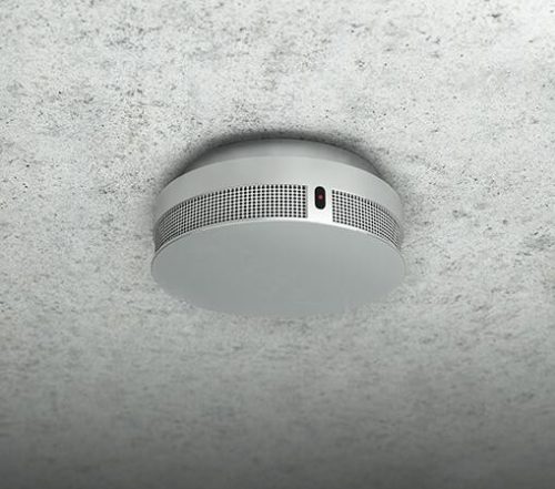 Kaiser 9959 eszköz- és készülékrögzítő doboz Ø 85 mm-es univerzális szerelő előlappal beton mennyezetbe, rögzítő szegekkel