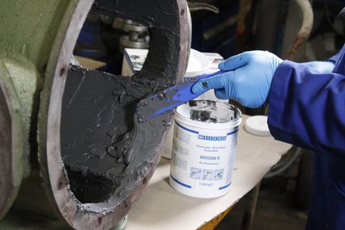Weicon Plastic Metal A kétkomponensű acél töltött javító és karbantartó massza 0,5 kg