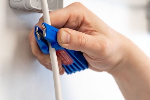 WeiconTOOLS 10006798 No. 100 multifunkcionális kábel csupaszoló és vezeték blankoló szerszám hosszanti hasítópengével