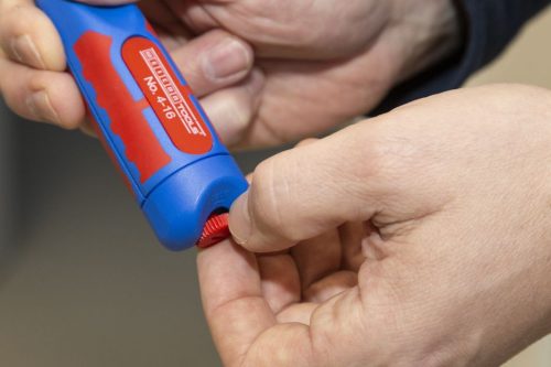 WeiconTOOLS 10006805 No. 8 - 27 kábelcsupaszoló szerszám Ø 8-28 mm kábelekhez, cserélhető pengével
