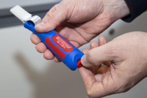 WeiconTOOLS 10012851 No. 4 - 28 G kábelcsupaszoló szerszám Ø 8-28 mm kábelekhez, vágókéssel és cserélhető pengével