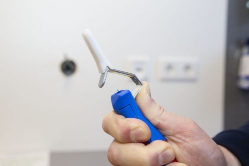 WeiconTOOLS 10012851 No. 4 - 28 G kábelcsupaszoló szerszám Ø 8-28 mm kábelekhez, vágókéssel és cserélhető pengével