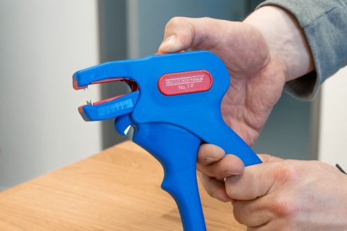 WeiconTOOLS 10017050 No. 7-F automata laposkábel és vezetékcsupaszoló szerszám