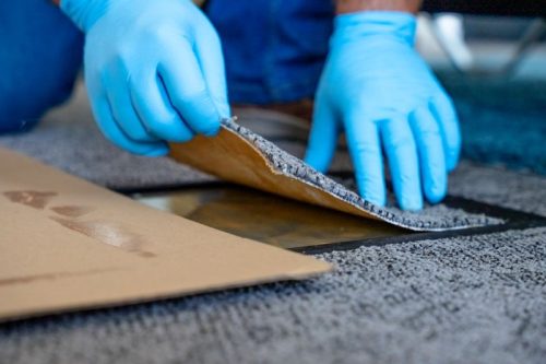 Weicon GMK 2410 nagy szilárdságú, rugalmas és gyorsan kötődő 1-komponensű gumi-fém ragasztó 350g - ecsetes kupakkal