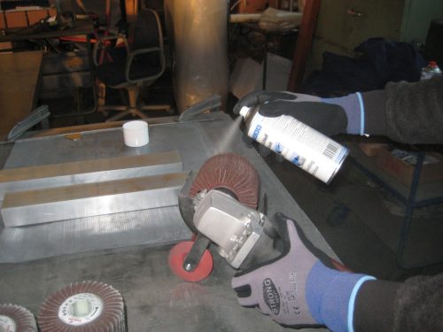 Weicon Alu Grinding Protection - szilikonmentes csiszolóanyag hűtő, leválasztó és védőanyag - 400 ml - átlátszó