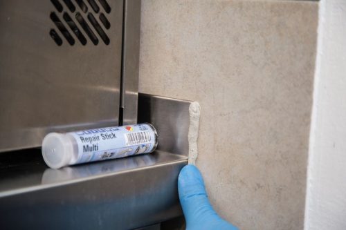 Weicon Repair Stick Multi-Purpose - ásványi anyag töltetű kétkomponensű univerzális  javítógyurma 57g - rugalmas és zsugorodásmentes javításokhoz