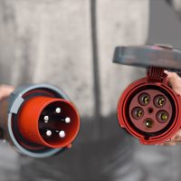 Hordozható (lengő) ipari csatlakozók