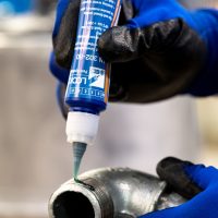 Csőmenet-rögzítő ragasztók