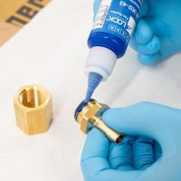 Csavarmenet-rögzítő ragasztók